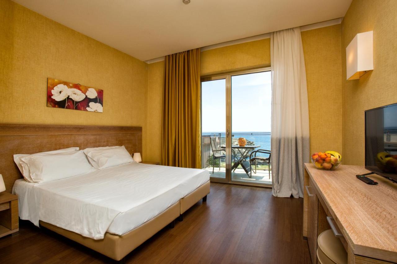 Grand Hotel Yachting Palace Riposto Eksteriør billede